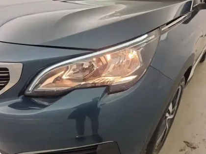 Photo 64 Peugeot 5008  PureTech 130ch S&S BVM6