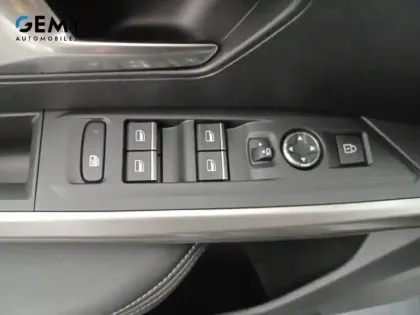 Photo 11 Peugeot 5008  Hybrid 145 ch e-DCS6