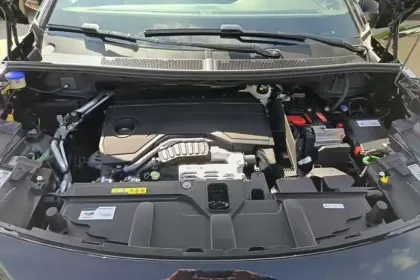 Photo 7 Peugeot 5008  Hybrid 136 e-DCS6