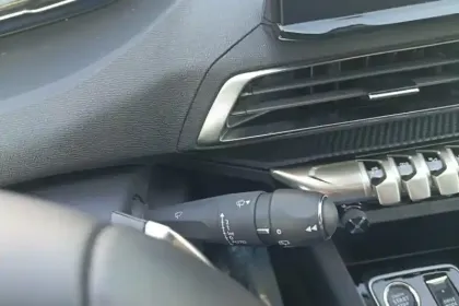 Photo 14 Peugeot 5008  Hybrid 136 e-DCS6