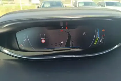 Photo 9 Peugeot 5008  Hybrid 136 e-DCS6