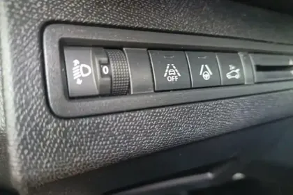 Photo 18 Peugeot 5008  Hybrid 136 e-DCS6