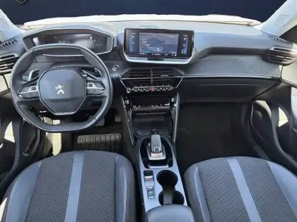 Photo 12 Peugeot 2008  PureTech 130 S&S EAT8