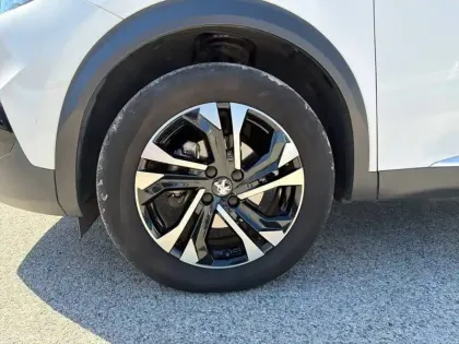 Photo 8 Peugeot 2008  PureTech 130 S&S EAT8