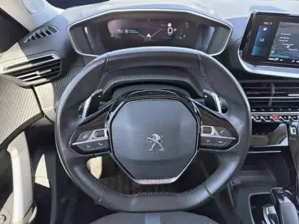 Photo 15 Peugeot 2008  PureTech 130 S&S EAT8