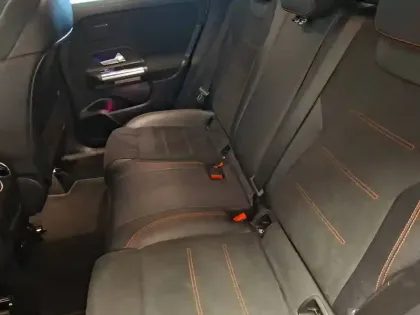 Photo 35 Mercedes GLA  250 e 8G-DCT