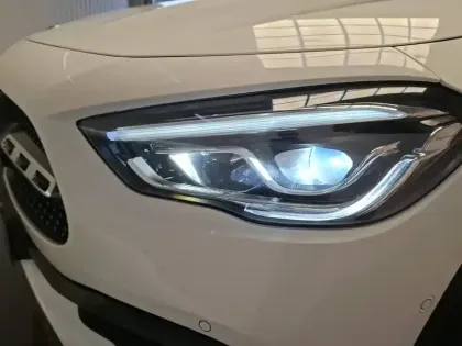 Photo 40 Mercedes GLA  250 e 8G-DCT