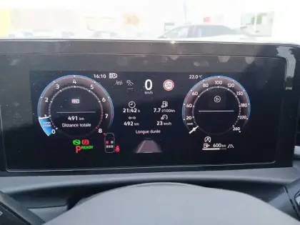 Photo 9 Volkswagen T-roc  1.5 eTSI EVO2 Hybrid 150 ch DSG7