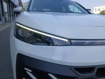 Photo 15 Volkswagen T-roc  1.5 eTSI EVO2 Hybrid 150 ch DSG7