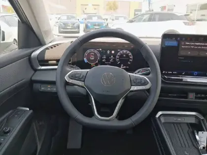 Photo 8 Volkswagen T-roc  1.5 eTSI EVO2 Hybrid 150 ch DSG7