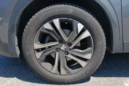 Photo 11 Peugeot 2008  PureTech 130 S&S BVM6