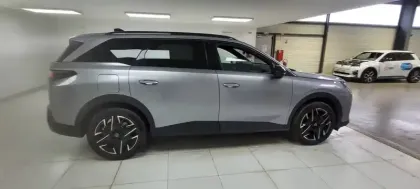 Photo 15 Peugeot 5008  Hybrid 145 ch e-DCS6