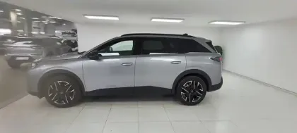 Photo 19 Peugeot 5008  Hybrid 145 ch e-DCS6