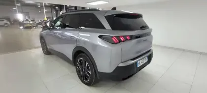 Photo 18 Peugeot 5008  Hybrid 145 ch e-DCS6