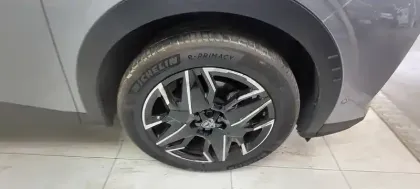 Photo 13 Peugeot 5008  Hybrid 145 ch e-DCS6