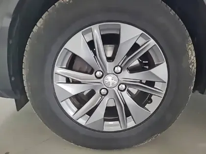Photo 12 Peugeot 2008  PureTech 130 S&S EAT8