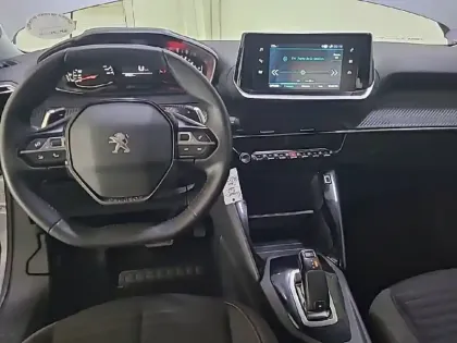 Photo 7 Peugeot 2008  PureTech 130 S&S EAT8
