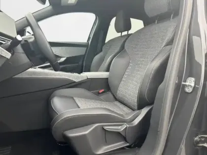 Photo 31 Peugeot 3008  Hybrid 145 e-DCS6