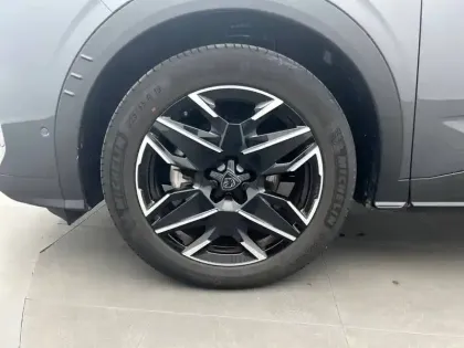 Photo 33 Peugeot 3008  Hybrid 145 e-DCS6