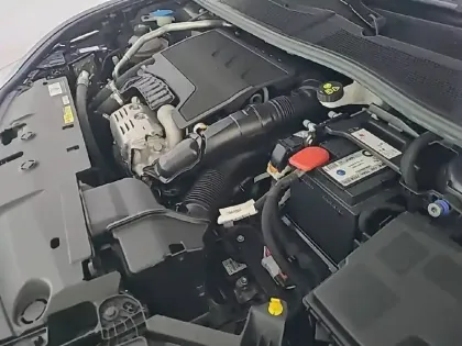 Photo 14 Peugeot 408  PureTech 130 ch S&S EAT8
