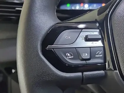 Photo 25 Peugeot 408  PureTech 130 ch S&S EAT8