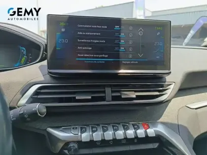 Photo 17 Peugeot 3008  Hybrid 225 e-EAT8