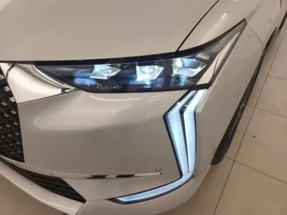 Photo 45 DS DS 4  Hybride E-Tense 225 EAT8