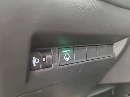 Photo 48 Peugeot 208  Hybrid 110 ch e-DCS6