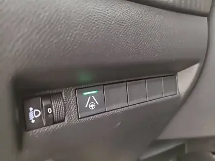Photo 21 Peugeot 208  Hybrid 110 ch e-DCS6