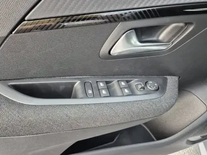 Photo 35 Peugeot 208  Hybrid 110 ch e-DCS6