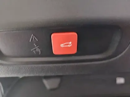 Photo 29 Peugeot 408  Hybrid 145 e-DCS6
