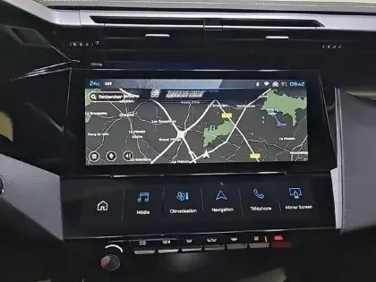 Photo 18 Peugeot 408  Hybrid 145 e-DCS6