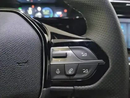 Photo 27 Peugeot 408  Hybrid 145 e-DCS6