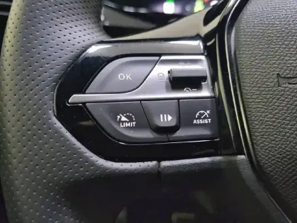 Photo 26 Peugeot 408  Hybrid 145 e-DCS6