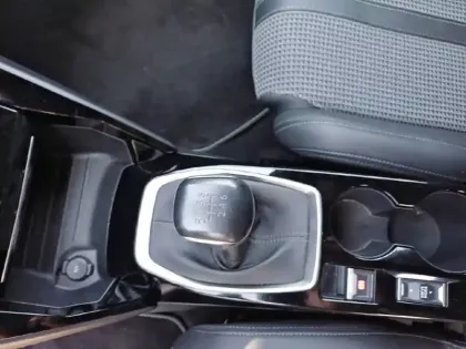 Photo 13 Peugeot 208  PureTech 100 S&S BVM6