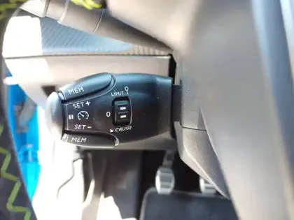 Photo 19 Peugeot 208  PureTech 100 S&S BVM6