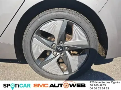 Photo 10 Hyundai Ioniq  Hybrid 141 ch