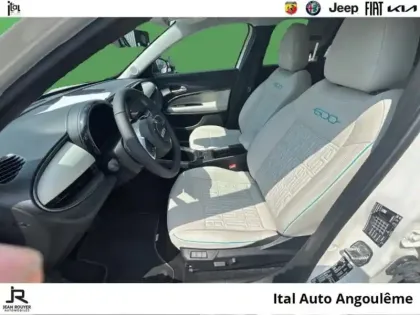 Photo 8 Fiat 600  1.2 Hybrid Turbo 110ch La Prima eDCT6