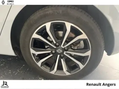 Photo 7 Renault Clio  1.6 E-Tech 145ch full hybrid Techno