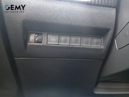 Photo 20 Peugeot 2008  PureTech 100 S&S BVM6