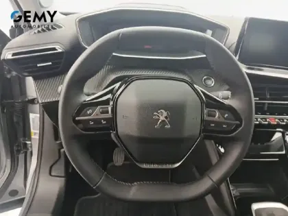 Photo 12 Peugeot 2008  PureTech 100 S&S BVM6