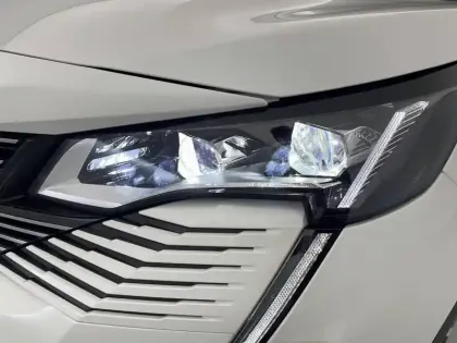 Photo 33 Peugeot 3008  Hybrid 225 e-EAT8