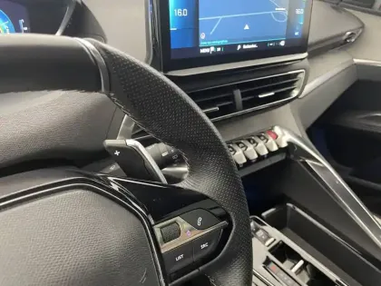 Photo 31 Peugeot 3008  Hybrid 225 e-EAT8