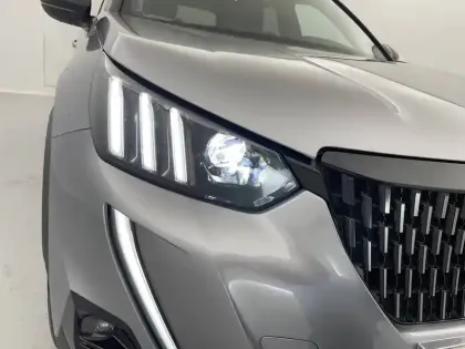 Photo 24 Peugeot 2008  PureTech 130 S&S EAT8
