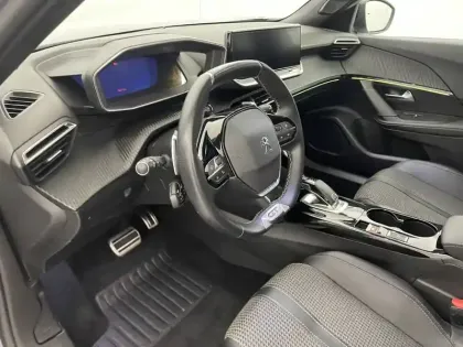 Photo 32 Peugeot 2008  PureTech 130 S&S EAT8