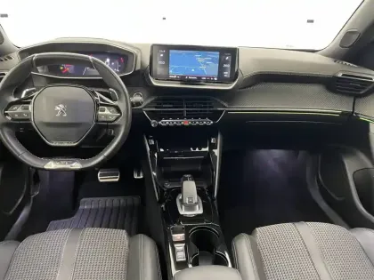 Photo 30 Peugeot 2008  PureTech 130 S&S EAT8