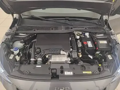 Photo 52 Peugeot 208  PureTech 100 S&S BVM6