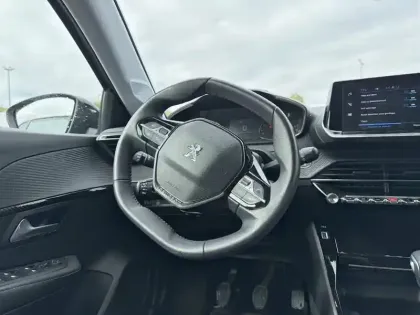 Photo 8 Peugeot 208  PureTech 100 S&S BVM6
