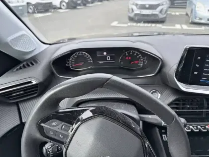Photo 9 Peugeot 208  PureTech 100 S&S BVM6
