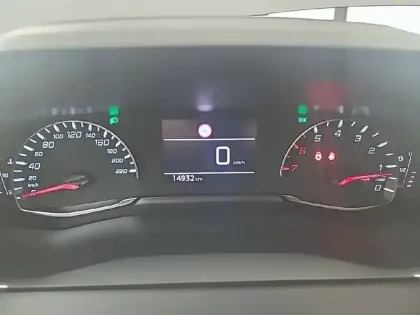 Photo 34 Peugeot 208  PureTech 100 S&S BVM6